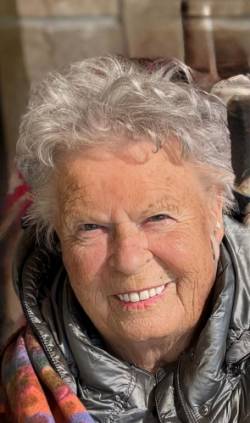 Elliott, Louisette